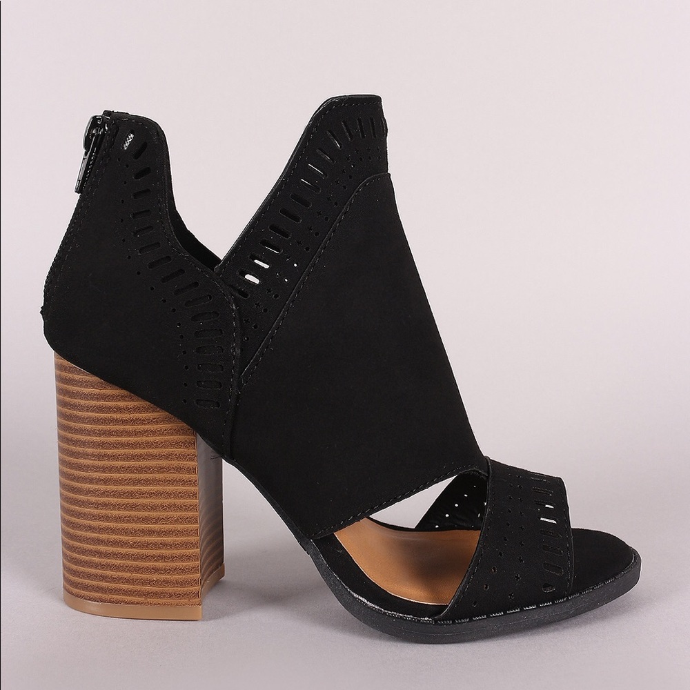 🎉NEW 🎉LADIES BLACK V-CUT CHUNKY HEEL SANDALS - Picture 7 of 8